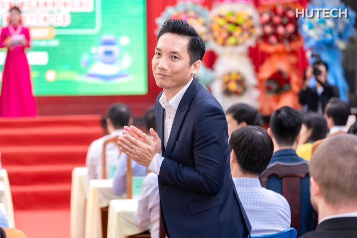 Trường Y và Khoa học sức khỏe đồng hành khởi động hướng nghiệp “Cùng bạn chọn nghề trong kỷ nguyên AI” tại THPT Võ Thị Sáu (TP.HCM) 54