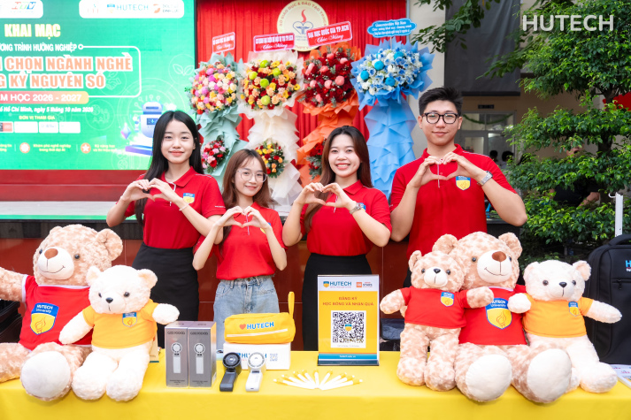 Trường Y và Khoa học sức khỏe đồng hành khởi động hướng nghiệp “Cùng bạn chọn nghề trong kỷ nguyên AI” tại THPT Võ Thị Sáu (TP.HCM) 31