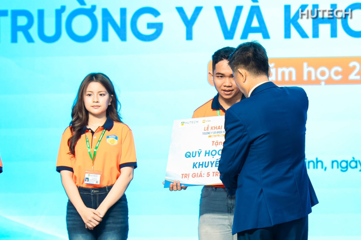 Tân thủ khoa ngành Y khoa khóa đầu tiên HUTECH: “Chúng em tự hào và đầy trách nhiệm khi là những viên gạch nền móng đầu tiên” 52