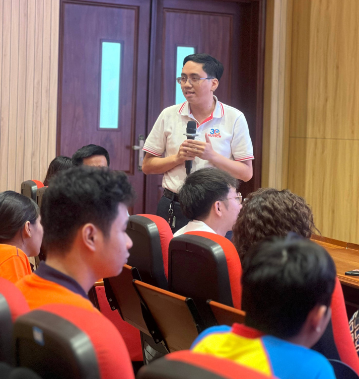 Gặp mặt phụ huynh và tân sinh viên ngành Điều dưỡng, Kỹ thuật xét nghiệm y học khóa 2026: Lắng nghe, kết nối và gửi gắm niềm tin 44