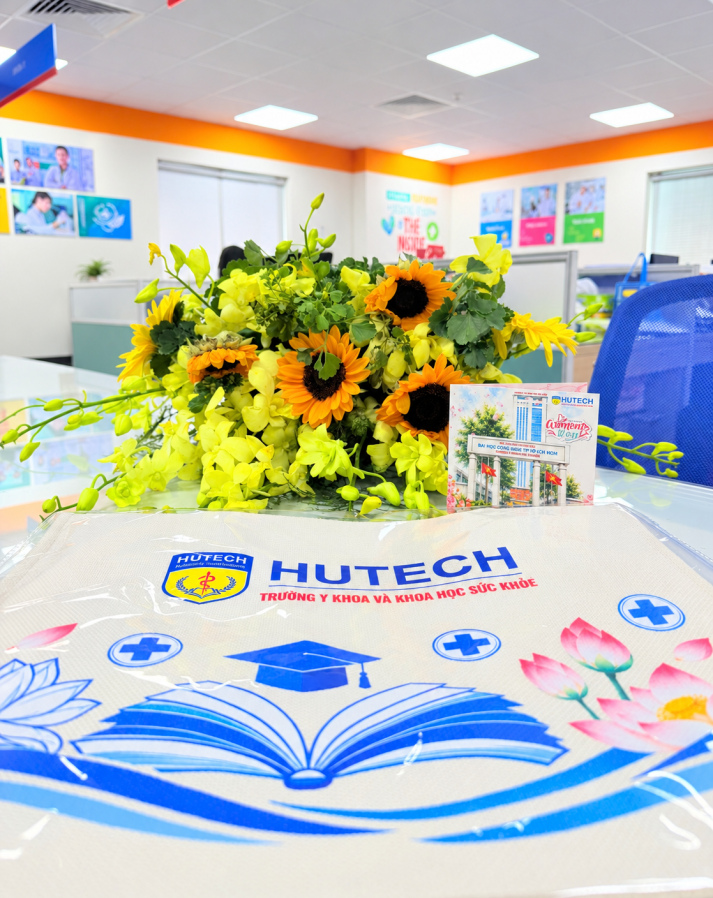 Trao yêu thương, trọn vẹn niềm vui ngày 20/10 đến nữ CB-GV-NV Trường Y và Khoa học sức khoẻ HUTECH 47