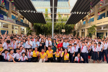 Cựu sinh viên Hồ Thị Cẩm Thi: Bản lĩnh vươn mình từ áp lực hoàn cảnh 122