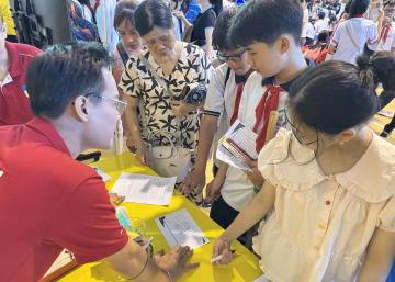 Chuyên gia HUTECH giúp thí sinh tự tin chọn nghề và giải tỏa áp lực chuyển cấp 60