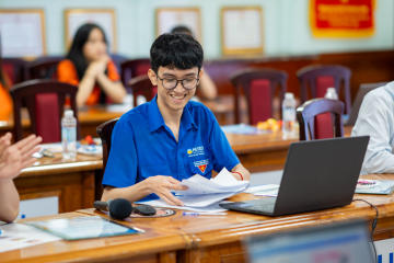 Từ người được trao cơ hội đến người tạo cơ hội cho thế hệ tiếp nối 136
