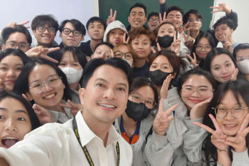 Từ ánh đèn sân khấu đến bục giảng: Trách nhiệm với những khát vọng trẻ 95