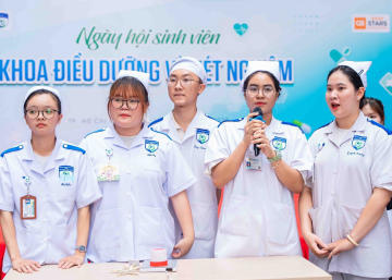 Phía sau con số 13 và giấc mơ đi tìm con chữ 100