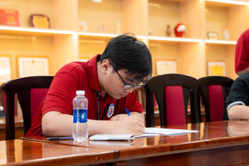 Từ giải Khuyến khích cấp trường đến bục vinh danh toàn quốc: Phép thử bản lĩnh của chàng thủ lĩnh 25DCTA3 51