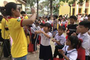 Khi đóa hoa rừng M’nông nở rộ giữa giảng đường y khoa 33