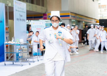 Phía sau con số 13 và giấc mơ đi tìm con chữ 98