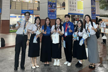 Từ lớp “vỏ ốc” mặc cảm đến hành trình tự thắp lửa 50