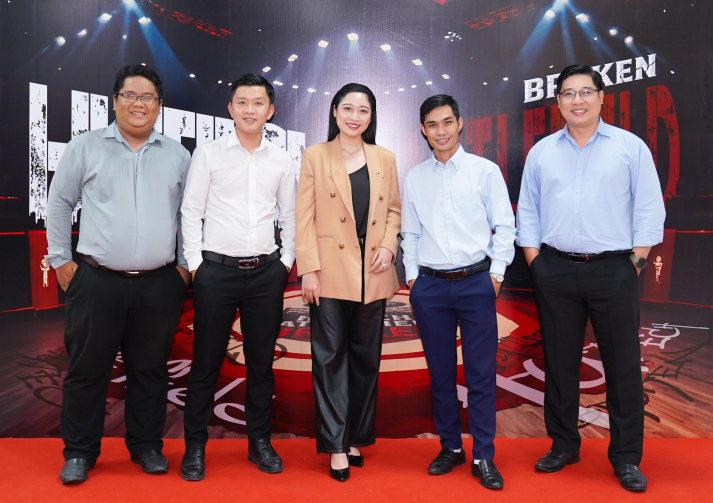 Viện Văn hóa – Nghệ thuật – Thể thao HUTECH đồng hành chuyên môn cùng cuộc thi Rap “HUTECH Battlefield” 17