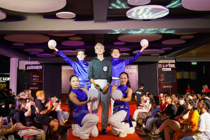 Viện Văn hóa – Nghệ thuật – Thể thao HUTECH đồng hành chuyên môn cùng cuộc thi Rap “HUTECH Battlefield” 8