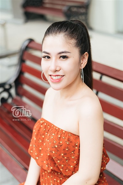 Cô giáo 9X biết 3 ngoại ngữ, 4 nhạc cụ 21