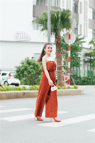 Cô giáo 9X biết 3 ngoại ngữ, 4 nhạc cụ 34