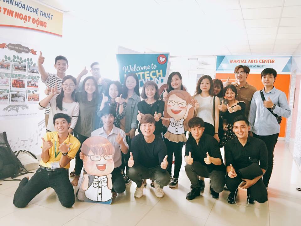 Hỏi xoáy - Đáp xoay cùng Trung tâm Văn hóa Nghệ thuật HUTECH 103