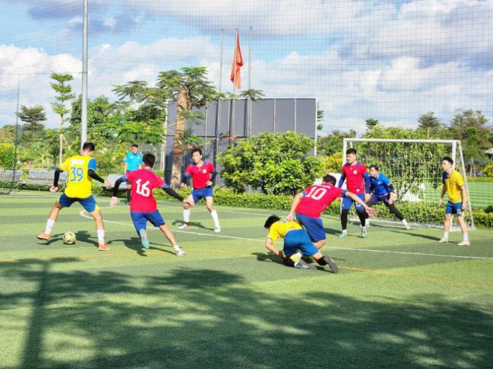 Trung tâm Văn hóa Nghệ thuật HUTECH giành Á quân “Giải bóng đá giao lưu Cựu Sinh viên HUTECH và Lãnh đạo các Doanh nghiệp” năm 2024 75
