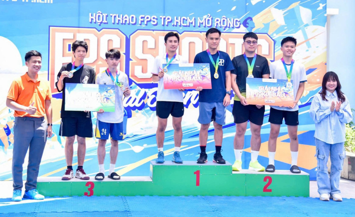 Sinh viên ngành Quản lý Thể dục thể thao giành Huy chương vàng Pickleball 19