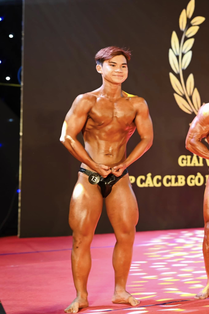 Sinh viên Viện Văn hoá – Nghệ thuật – Thể thao xuất sắc giành Huy Chương Bạc tại Giải Vô địch Thể hình trẻ Quốc gia 2025 13