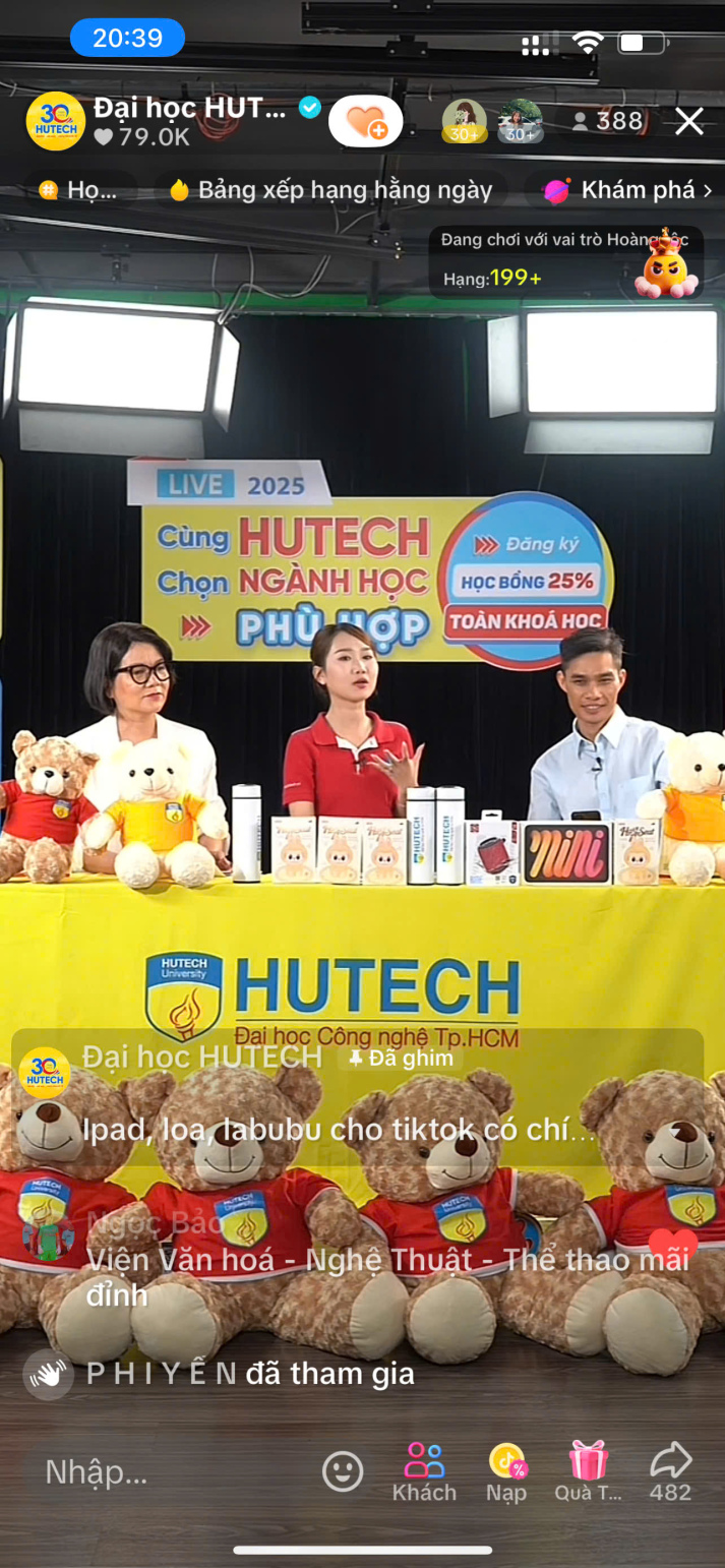 Thầy Nguyễn Duy Thịnh - Phó Viện trưởng Viện Văn hoá - Nghệ thuật - Thể thao tư vấn cho học sinh đam mê nghệ thuật 39