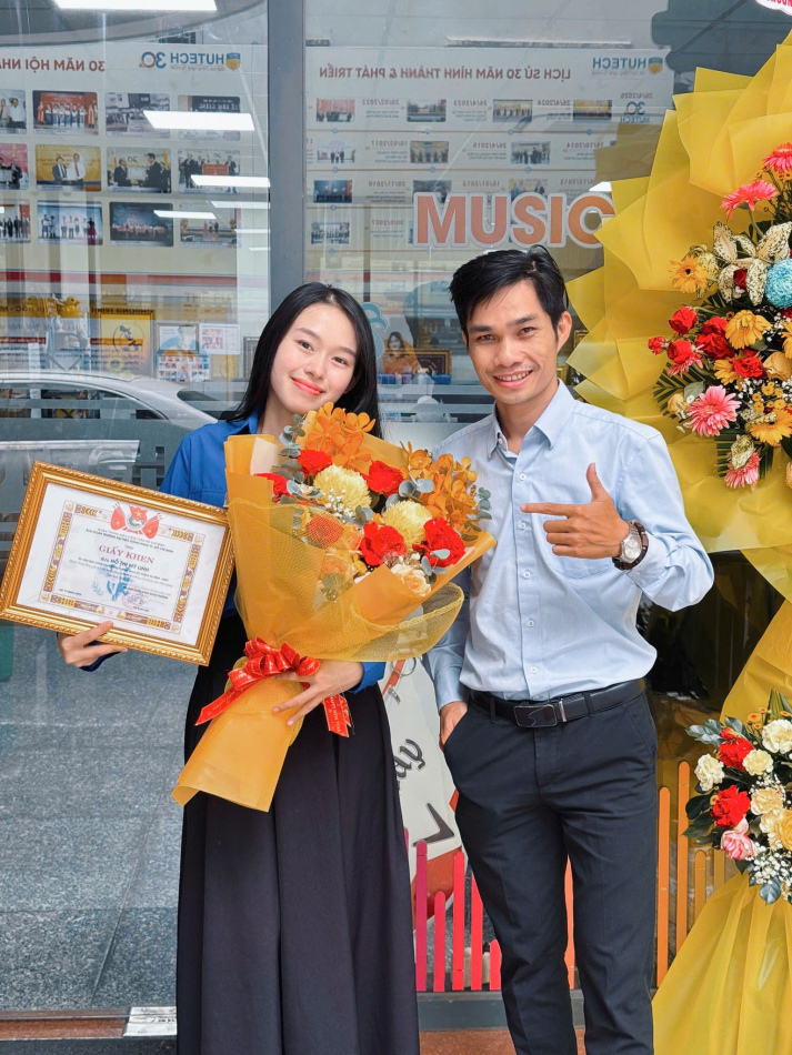 Sinh viên ngành Thanh nhạc vinh dự được bầu vào Đoàn trường Đại học Công nghệ TP.HCM - HUTECH 256