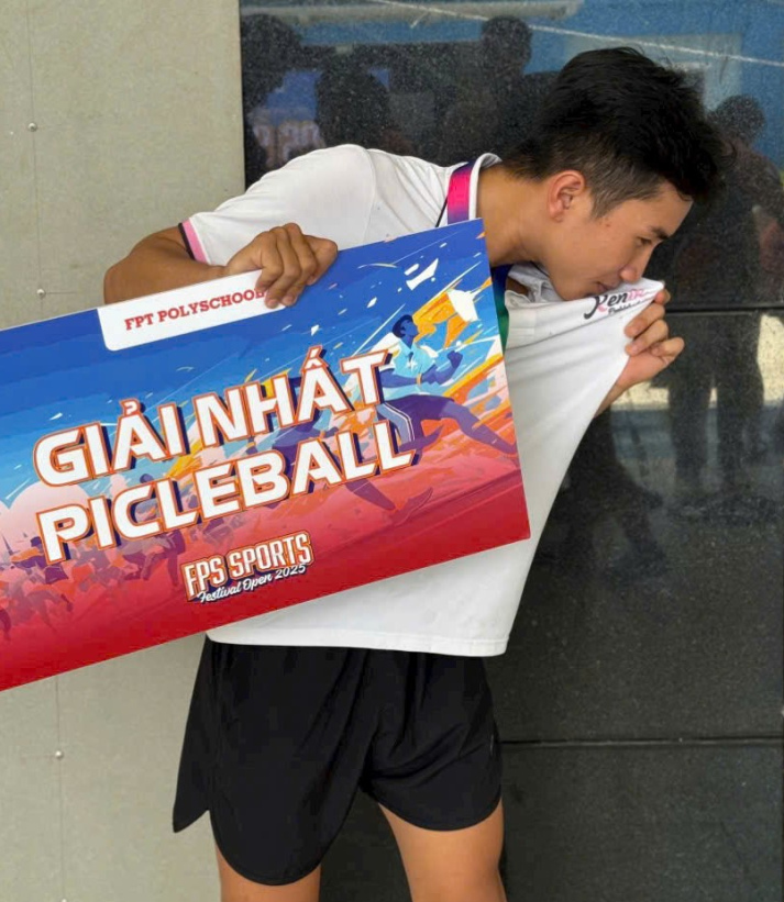 Sinh viên ngành Quản lý Thể dục thể thao giành Huy chương vàng Pickleball 31