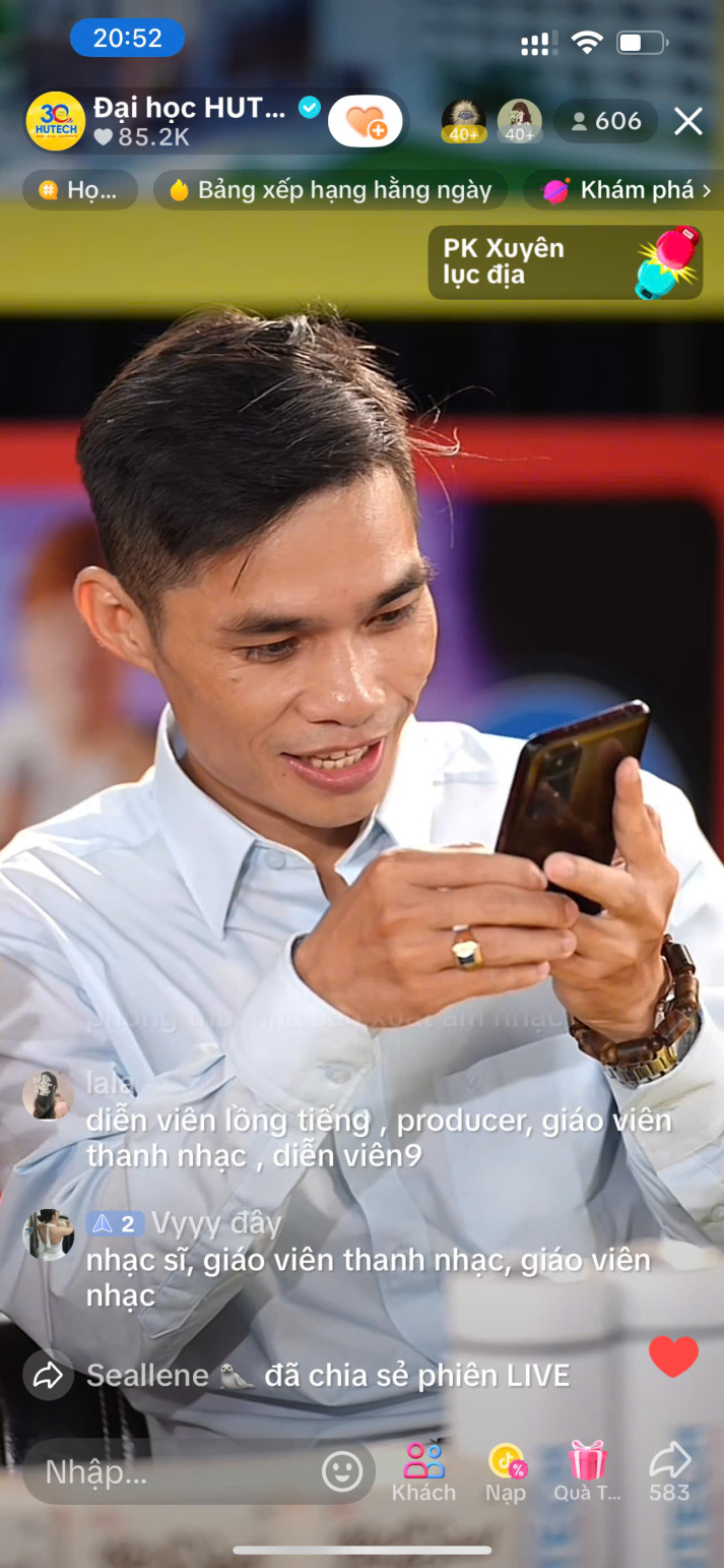 Thầy Nguyễn Duy Thịnh - Phó Viện trưởng Viện Văn hoá - Nghệ thuật - Thể thao tư vấn cho học sinh đam mê nghệ thuật 43