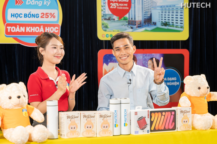 Thầy Nguyễn Duy Thịnh - Phó Viện trưởng Viện Văn hoá - Nghệ thuật - Thể thao tư vấn cho học sinh đam mê nghệ thuật 28