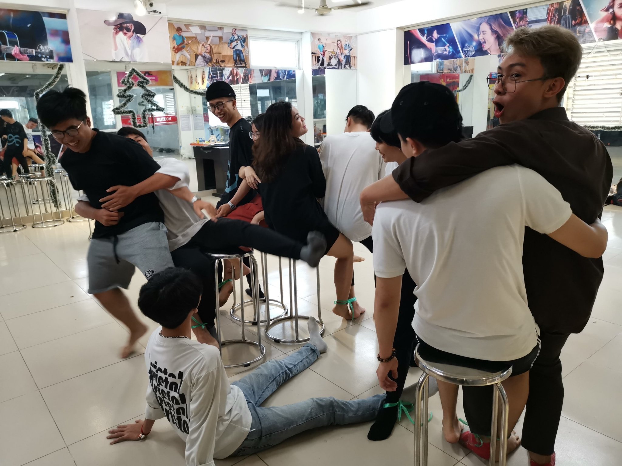 [AHIHI] Vui nhộn buổi Offline CLB nhảy Life Dance trước khi các thành viên về quê nghỉ tết 11
