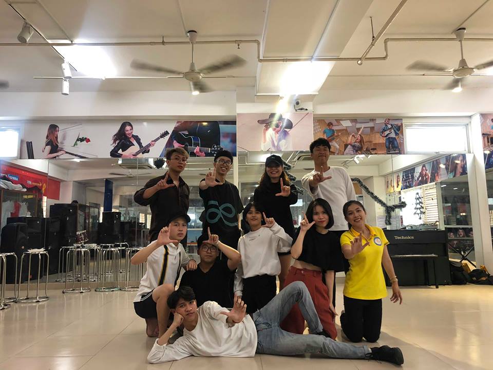 [AHIHI] Vui nhộn buổi Offline CLB nhảy Life Dance trước khi các thành viên về quê nghỉ tết 26