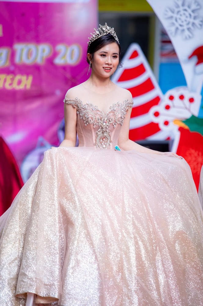 Người đẹp được yêu thích nhất Hutech: Bùn dưới chân nhưng nắng ở trên đầu 25