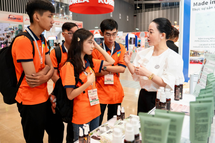 Học ngành Công nghệ thẩm mỹ ra trường làm gì? 126