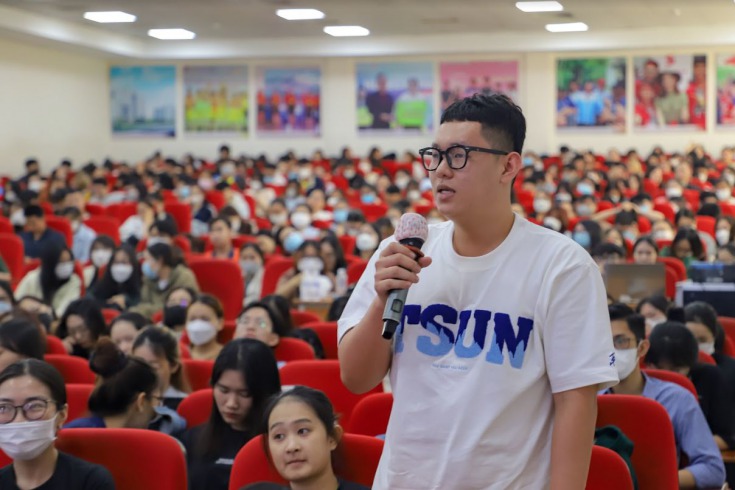 Sinh viên ngành Tiếng Anh thương mại tích lũy kiến thức về cách thích nghi văn hóa doanh nghiệp tại các tập đoàn đa quốc gia 34