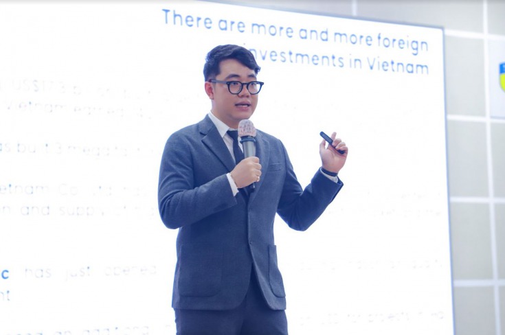 Sinh viên ngành Tiếng Anh thương mại tích lũy kiến thức về cách thích nghi văn hóa doanh nghiệp tại các tập đoàn đa quốc gia 15