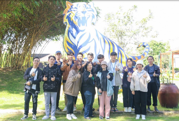 Sinh viên ngành Công nghệ sinh học HUTECH tìm hiểu quy trình sản xuất bia tại Nhà máy Bia Heineken Việt Nam 9