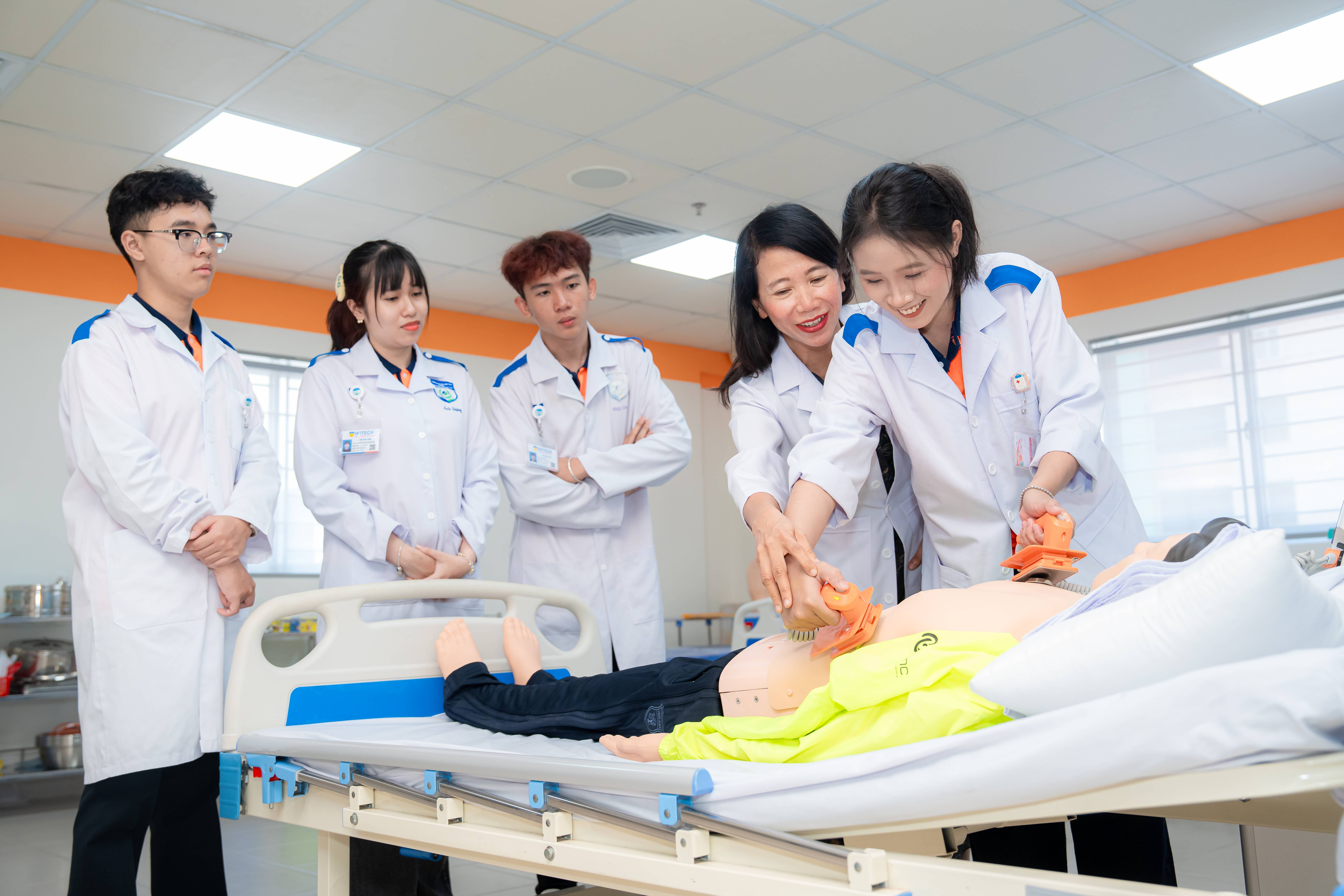 Học ngành Y khoa thực hành, thực tập ở đâu? 205