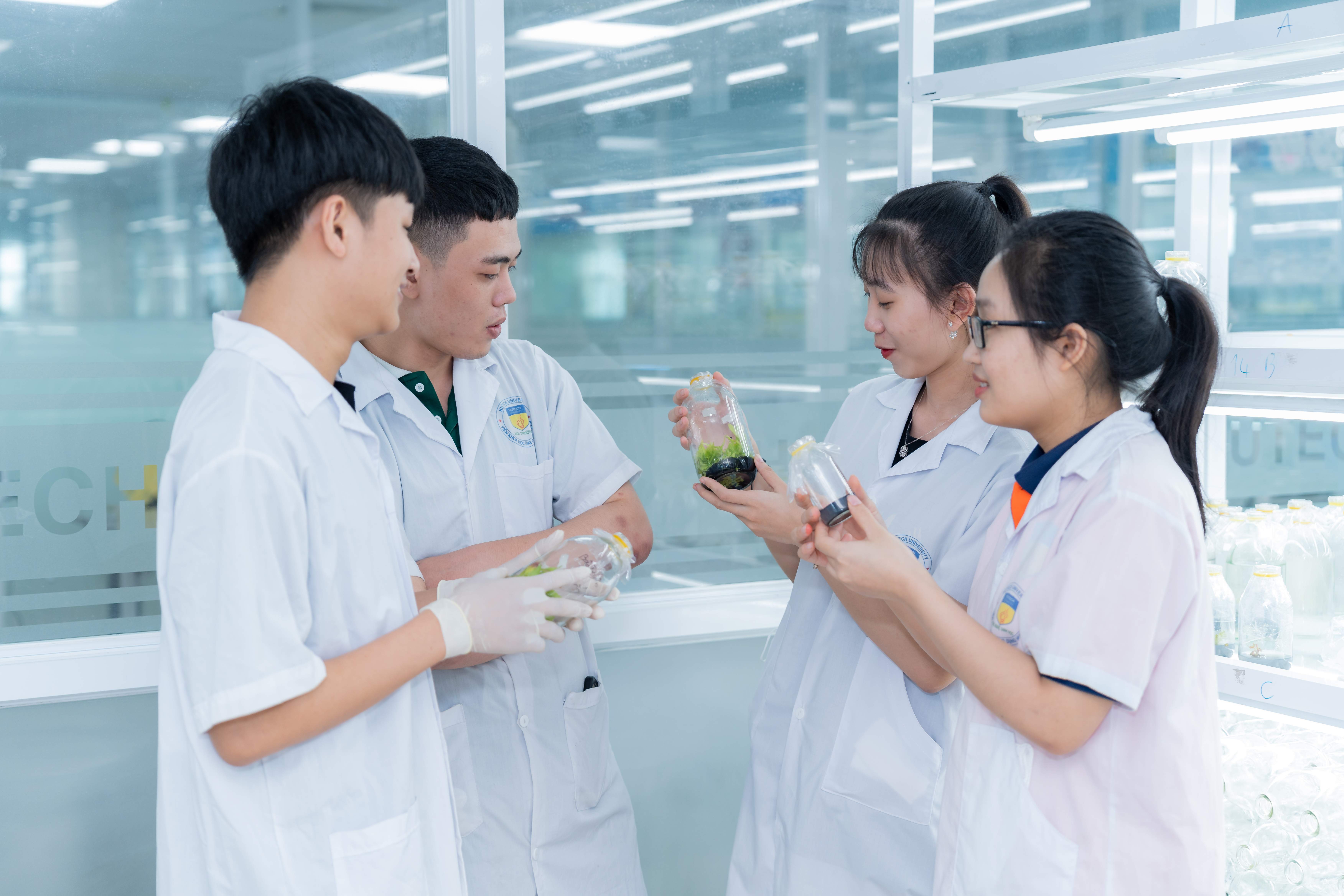 HUTECH là một trong những trường đào tạo ngành Công nghệ sinh học