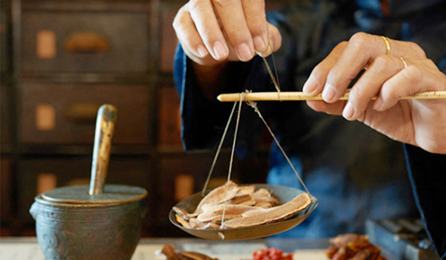 Ngành Y học cổ truyền có bị thay thế bởi công nghệ AI hay không? 25