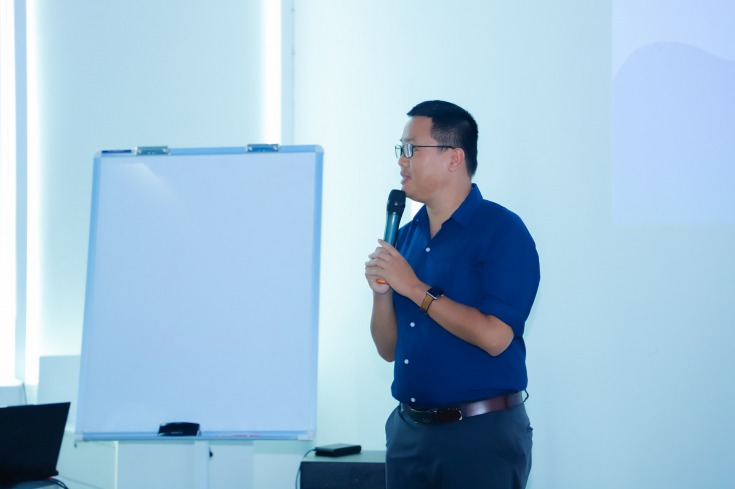  Sinh viên được nghe giới thiệu về Công ty CP Buzzmetrics và các công ty con thuộc Younet Group 3