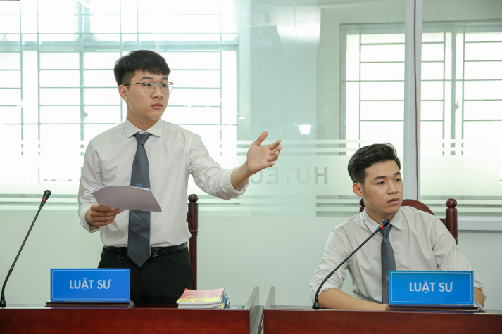 Ngành Luật thương mại quốc tế xét tuyển những tổ hợp nào? 126