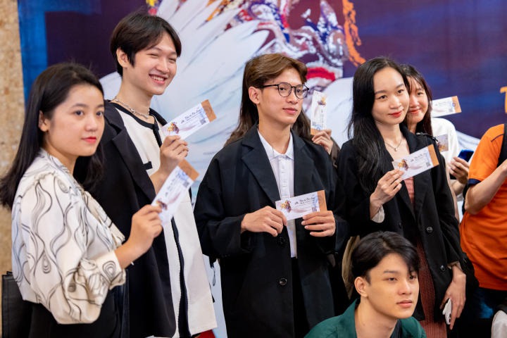 Sinh viên Khoa Trung Quốc học có mặt tại chương trình biểu diễn nghệ thuật “Dấu ấn Đài Loan”  HUTECH 1