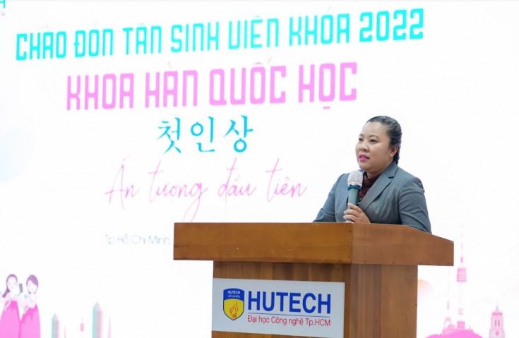 Khoa Hàn Quốc học HUTECH tưng bừng chào đón tân binh khóa 2022 26