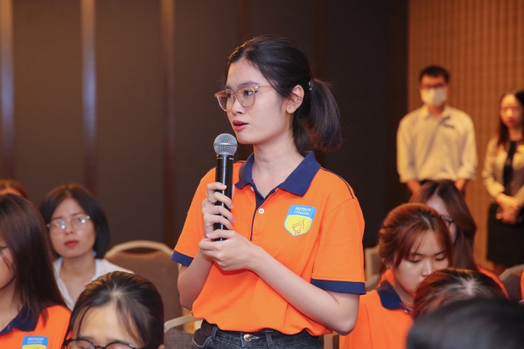 Đã có rất nhiều câu hỏi đến từ các bạn sinh viên về nghề nghiệp tương lai, cơ hội công việc tại khách sạn,...  2