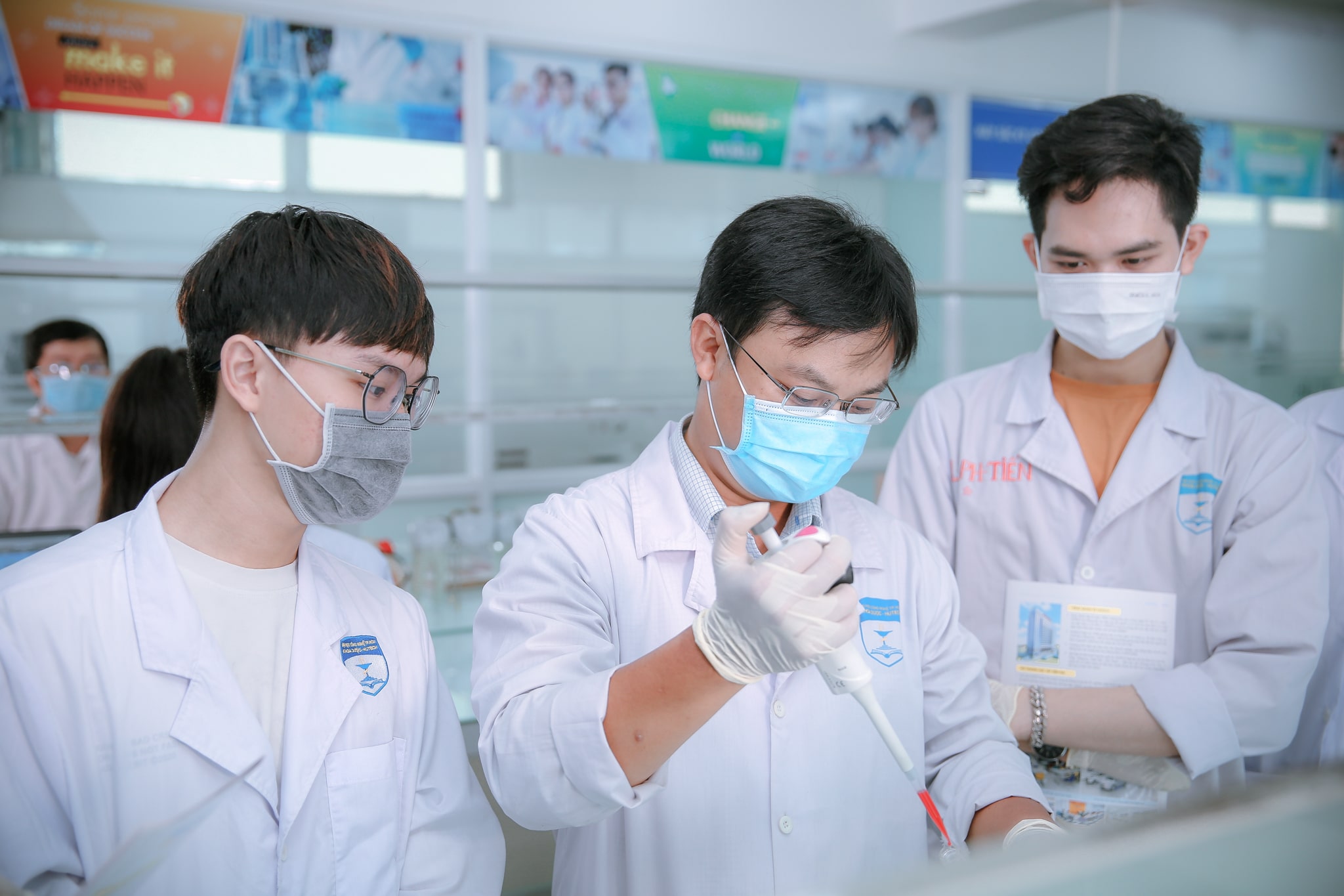 hoc nganh xet nghiem y hoc HUTECH