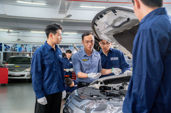 Ngành Công nghệ ô tô điện nên học ở trường nào? 39