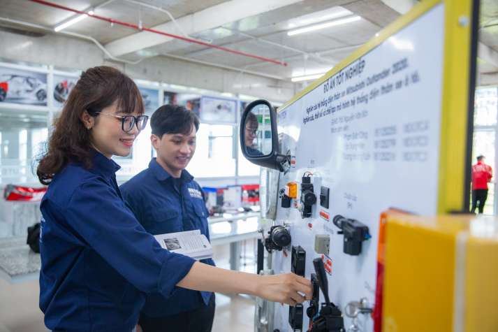 Ngành Công nghệ Ô tô điện xét tuyển những tổ hợp nào? 62