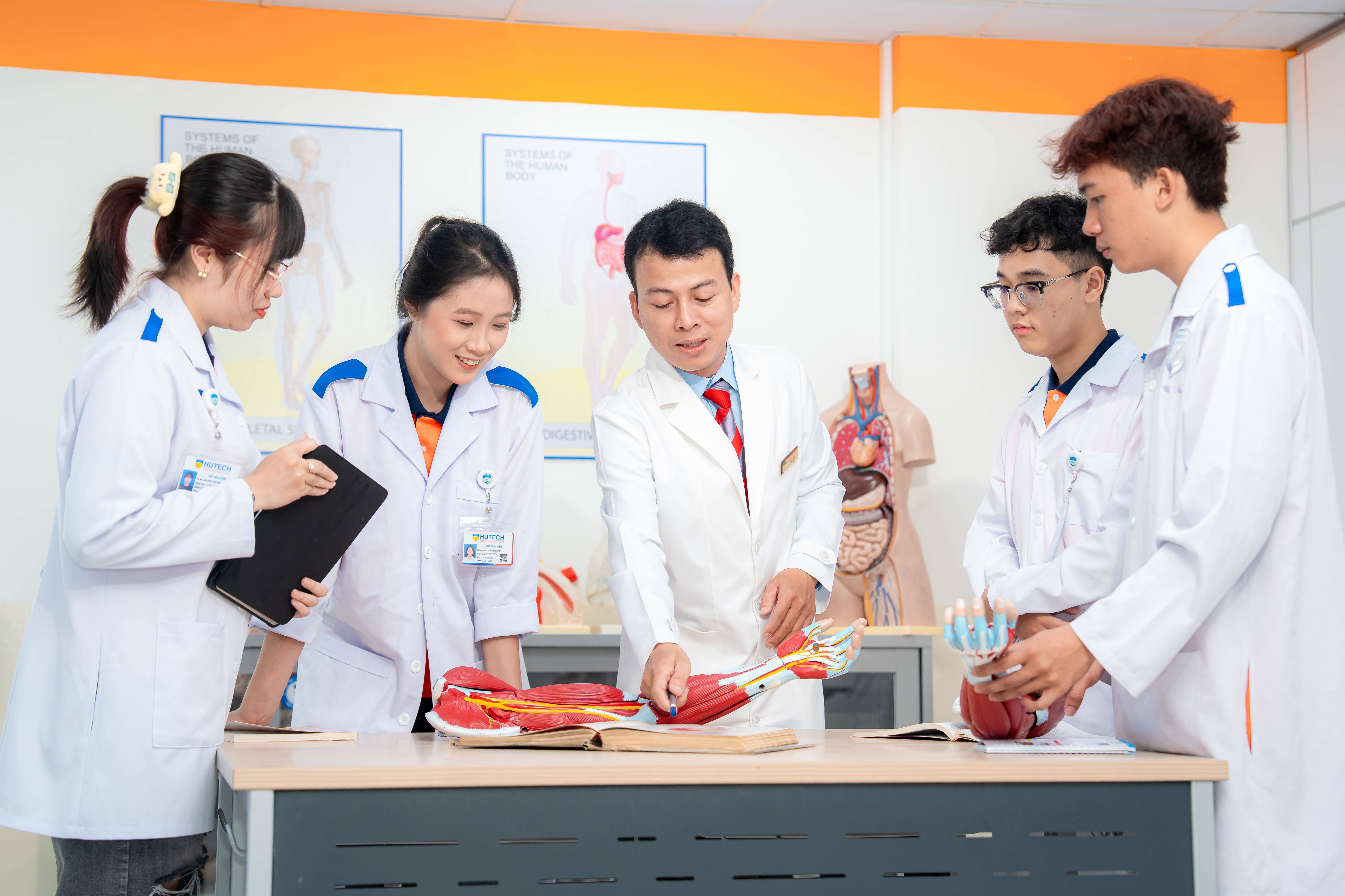 Học ngành Y khoa thực hành, thực tập ở đâu? 39
