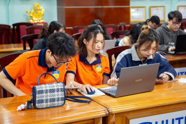 Vòng sơ loại "Thủ lĩnh sinh viên" thu hút đông đảo sinh viên tham gia HUTECH 4