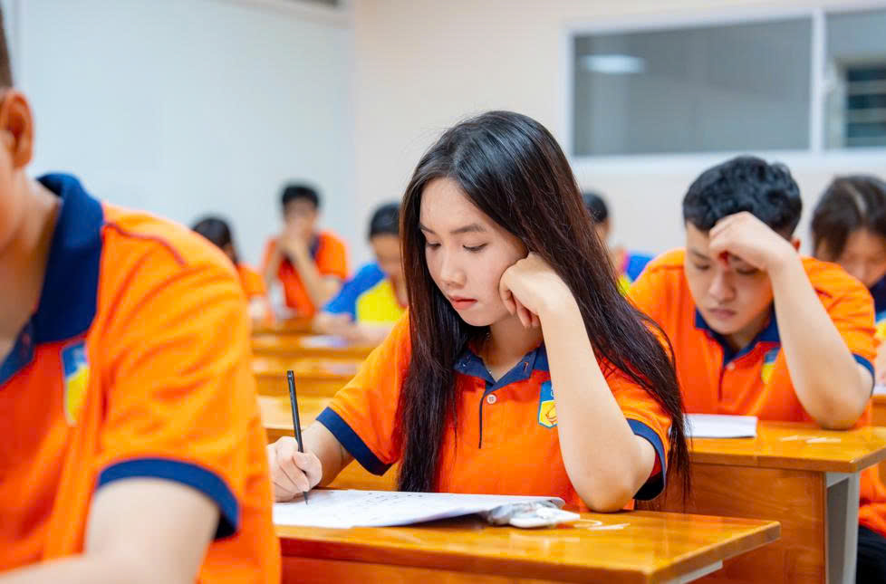 ngành Bất động sản HUTECH 8