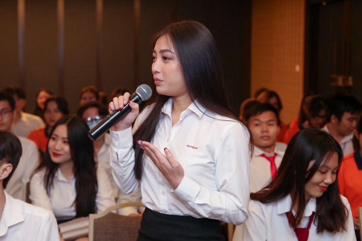 Đã có rất nhiều câu hỏi đến từ các bạn sinh viên về nghề nghiệp tương lai, cơ hội công việc tại khách sạn,...  4