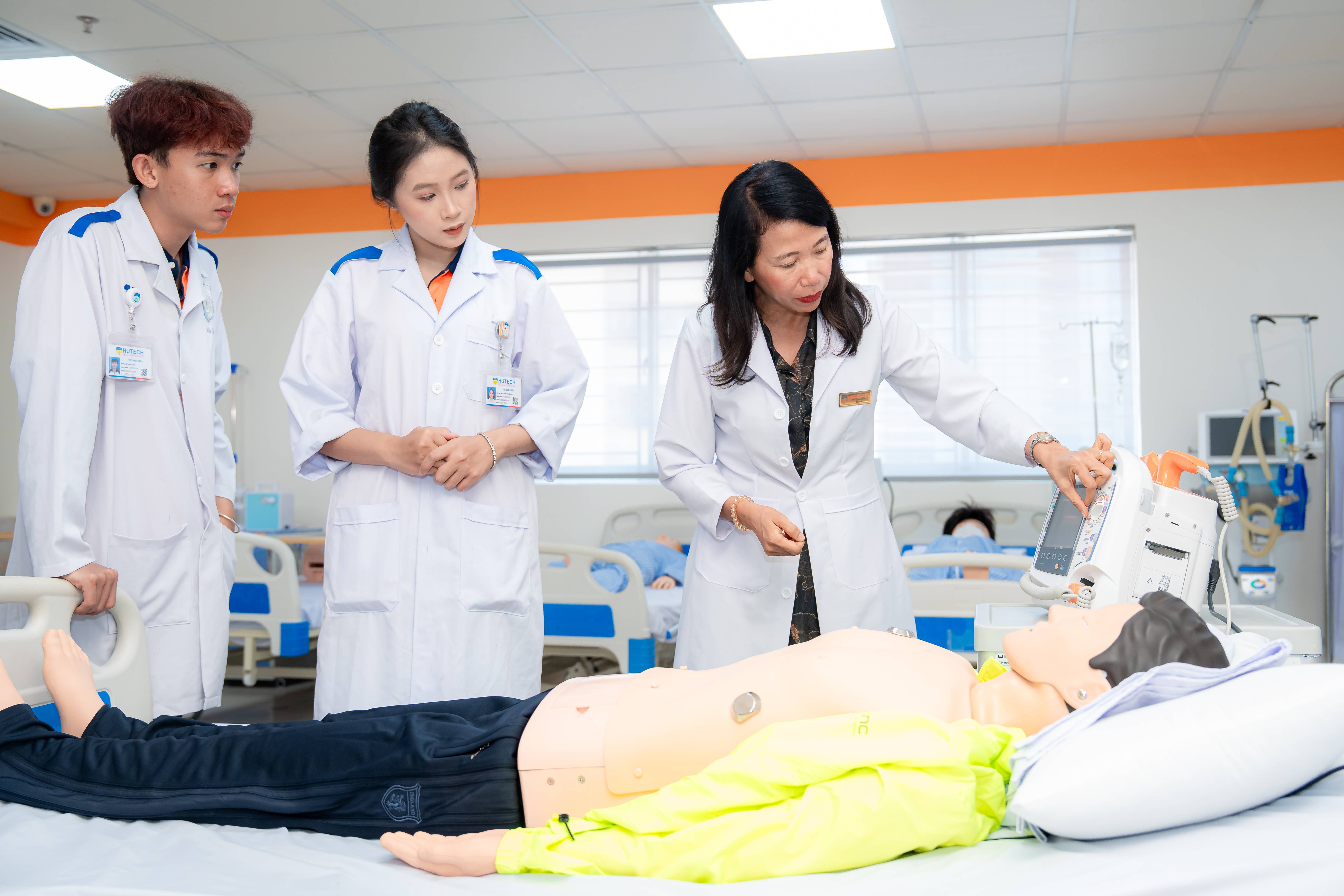 Học ngành Y khoa thực hành, thực tập ở đâu? 44